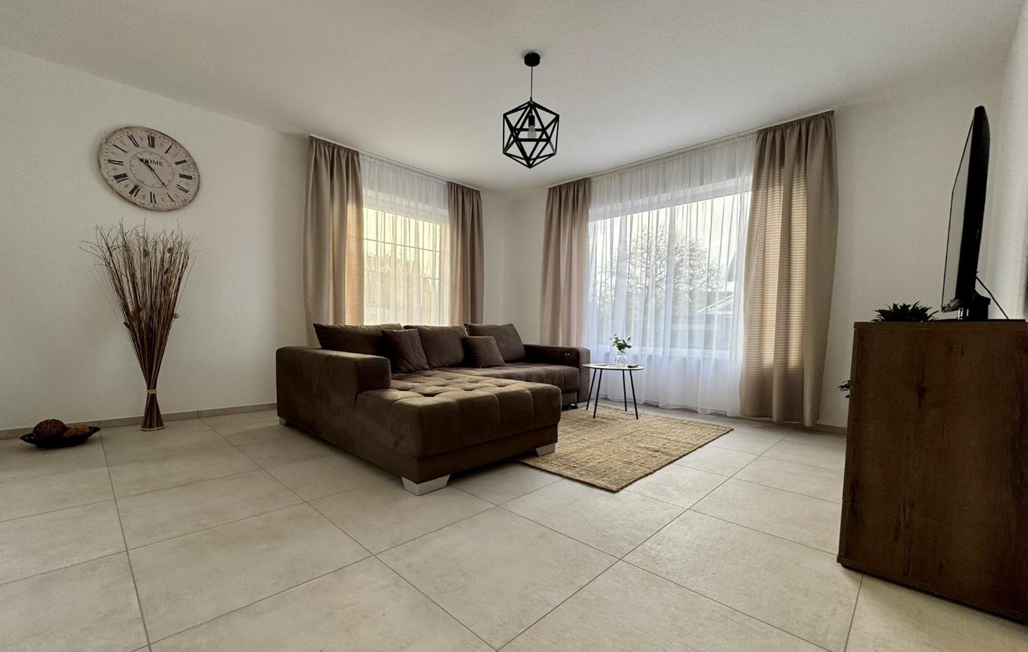 Apartment Rheiner Wohlfuehlsuite Mit Garten *